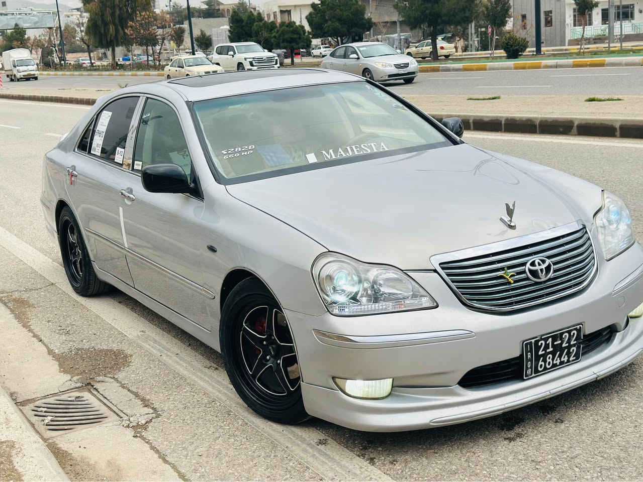 ماجێستا موس موس
٢٠٠٥ی ناو زەرد قەپات مواسەفات 
پێنج دوگمە سڵاید سەلاجە و سێ پەردە و مەرکەزی 
یەک پارچەی بۆیاغی ئەوروپایە 
چوار تایە و ویلی وێڵدی لۆک
دەعم و لێدراو کەڤەر گۆراو بە شەرت
‏(ABS) بیلاد بێ تەقەو رەقە 
سەقفی شوشەیی 
قفڵی ٥٥ گەڵا 
*********** 
*********** Singapore
