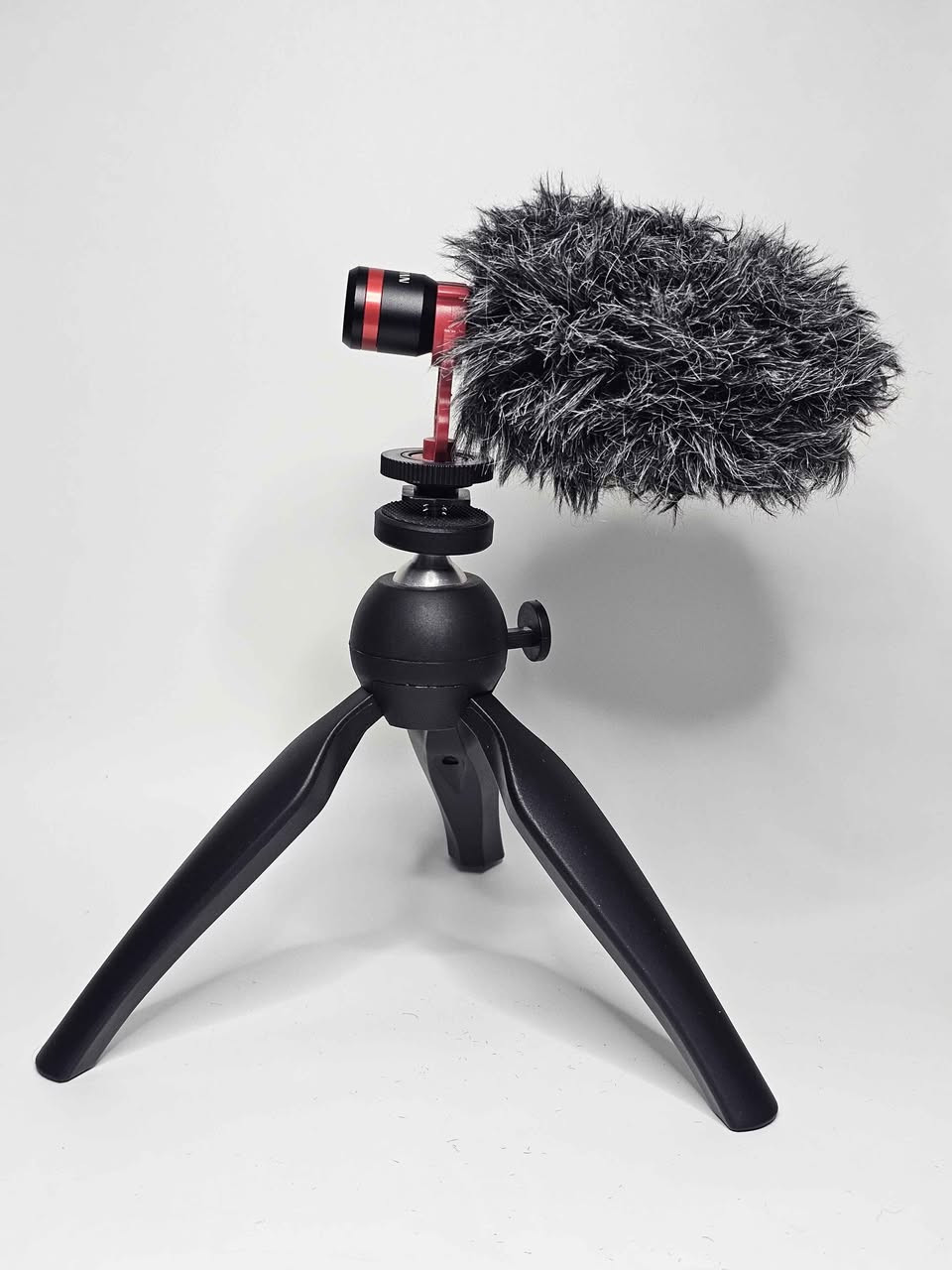 مايكروفون Microphone
SAMTIAN

SAMTIAN VIDEO MICROPHONE
للهاتف والكاميرا
بحالة نظيفة جدًا من شركة سامتيان
مع جميع الملحقات
متجر إكسبو Expo
لبيع الأجهزة والبالة الأوروبية
التوصيل للأماكن القريبة في الرصافة مجاناً
توصيل المحافظات والأماكن البعيدة 5000 آلاف
للتواصل:
***********
الصفحة الرسمية على الفيس بوك:
(متجر إكسبو Expo) بغداد, العراق

