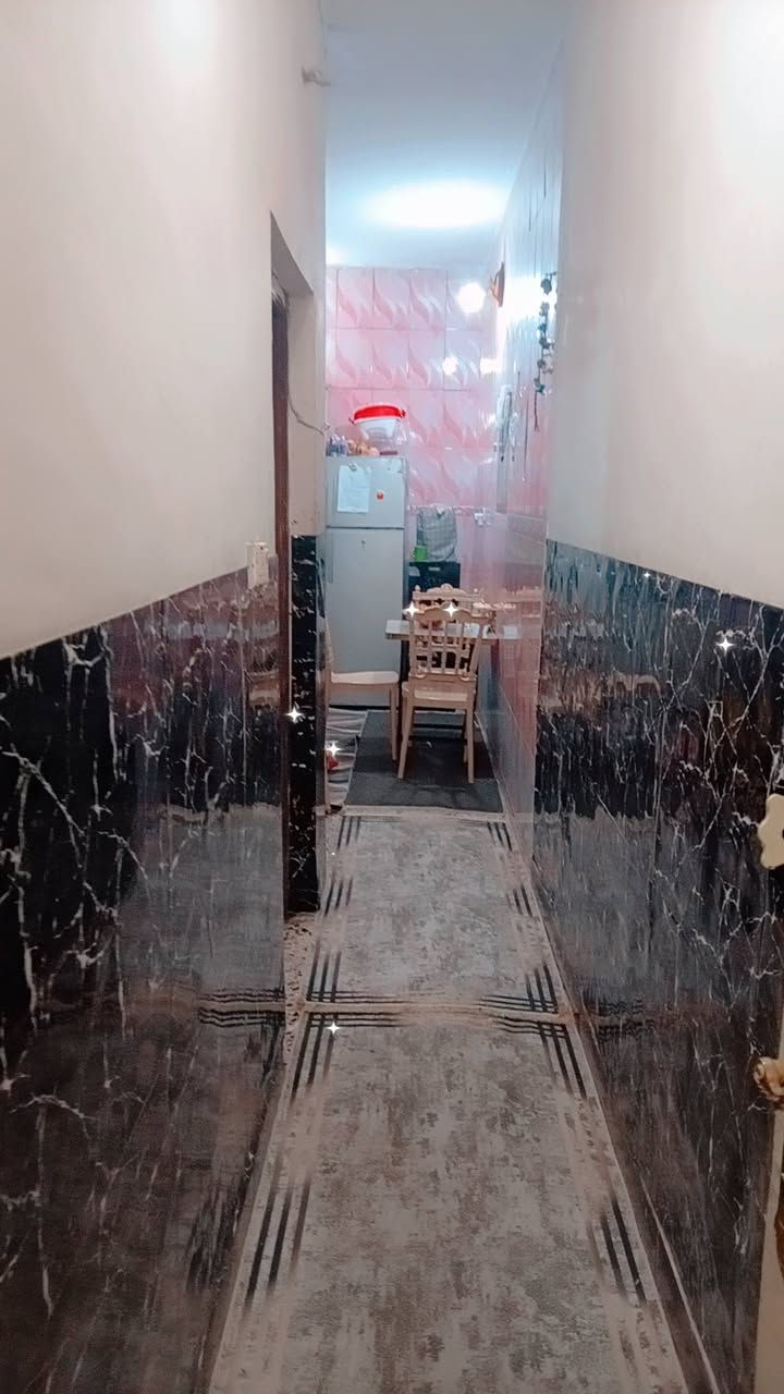 سلام عليكم بيت مساحة ٥٠م واجهة ٥ نزال١٠ يحتوي كراج مدخلين استقبال مطبخ منور خدمات درج طابق٢ غرفة كبيرة حولي تصير غرفة سطحين بيتونة زراعي سند ٢٠٢٦+وكالة الشعب شارع أبو ماهر، ثالث بيت عن، شارع العام سعر ٨٥ بيه مجال استفسار تصال ع الرقم***********
