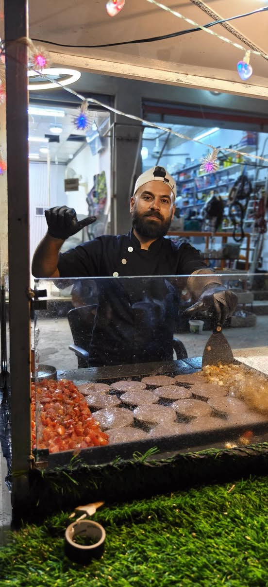 تم بعون الله تعالى فتح لفات بركر بأدارة الشيف علي بركر 
العنوان يارمجه الشرقيه قرب سنتر زكريا مقابل مجمع المرام
يوجد خدمة توصيل مجاني داخل يارمجه
بركر عادي 500
بركر لحم عراقي خالص كلاسك1000
بركر لحم سبايسي 1500
بركر لحم جبن1500
بركر مدخن 1500
ساعات العمل من 4 العصر إلى 3 الفجر
***********

