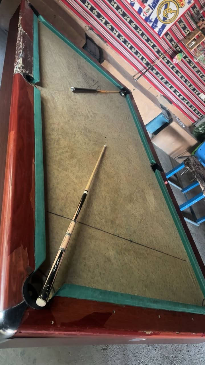 ميز بليارد ويركا نضيف 
مكانه الدجيل 
***********
