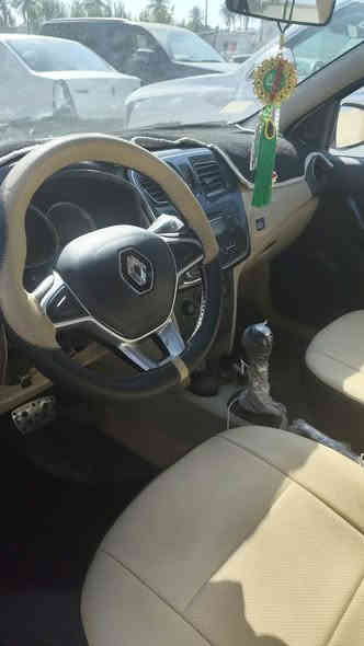 سلام عليكم رينو سمبل 19 سعر 90وبيه مجال للاستفسار الاتصال على الرقم الموجود ***********
