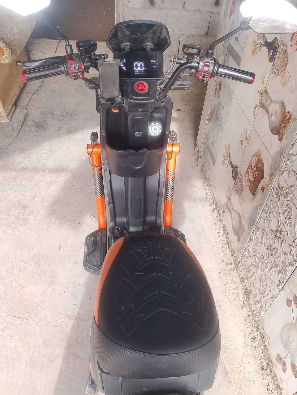 كلشي موضح بالصوره
اشتريتها بتاريخ 2025%19%10
يعني مصار هواي من اخذتها مامتعبها صار 4اشهر من اخذتها 
سعرها 450وبيها مجال حك الجيه 
مكاني بغداد المحموديه ناحيه الرشيد 
***********
***********
