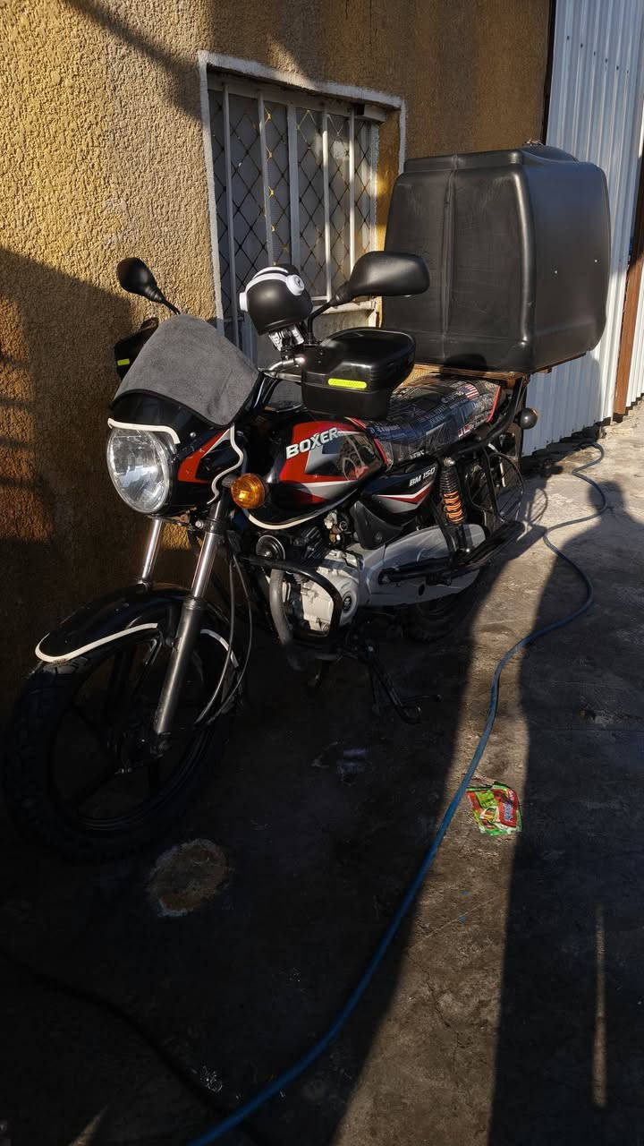 السلام عليكم
دراجه بوكسر موديل 21سنويه باسمي تحويل ثاني يوم المكينه ما مفتوحه كفاله

الدراجه نصبه وجمال ورزانه السعر 2300 وبيهه مجال المكان البياع
***********
