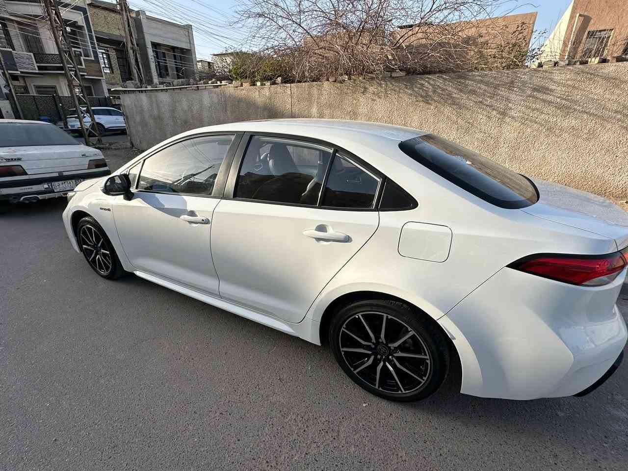 السلام عليكم
كورلا هايبرد 2024 شكل S 
ماشية 32,000
المواصفات:
فتحة سقف 
بصمه 
قطعتين تبريد 
شاشه
كامره خلفيه 
رادار امامي 
وهواي مواصفات 
السياره مكفوله من الضربة والبارد والشخط 
السعر155$ وبيها مجال بسيط 
للاستفسار:***********
