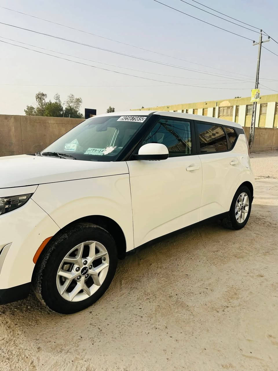 السلام عليكم كيا صول 2025
السيارة دخول جديد بدون رقم ماشيه 11 mi
مواصفات Lx معروفة 
تحكم ستيرن جهتين 
شاشة كبيرة 
رادات امامي خلفي +جوانب 
مانع تزحلاق تحديد مسار قيادة ذاتية مود درايف 
مكينة 2000 
السيارة جديدة بمعنى الكلمة 
حادث فقط جاملغ امامي جهة السايق بدون دواخل
مكان السيارة حله 
للتواصل على رقم ***********
