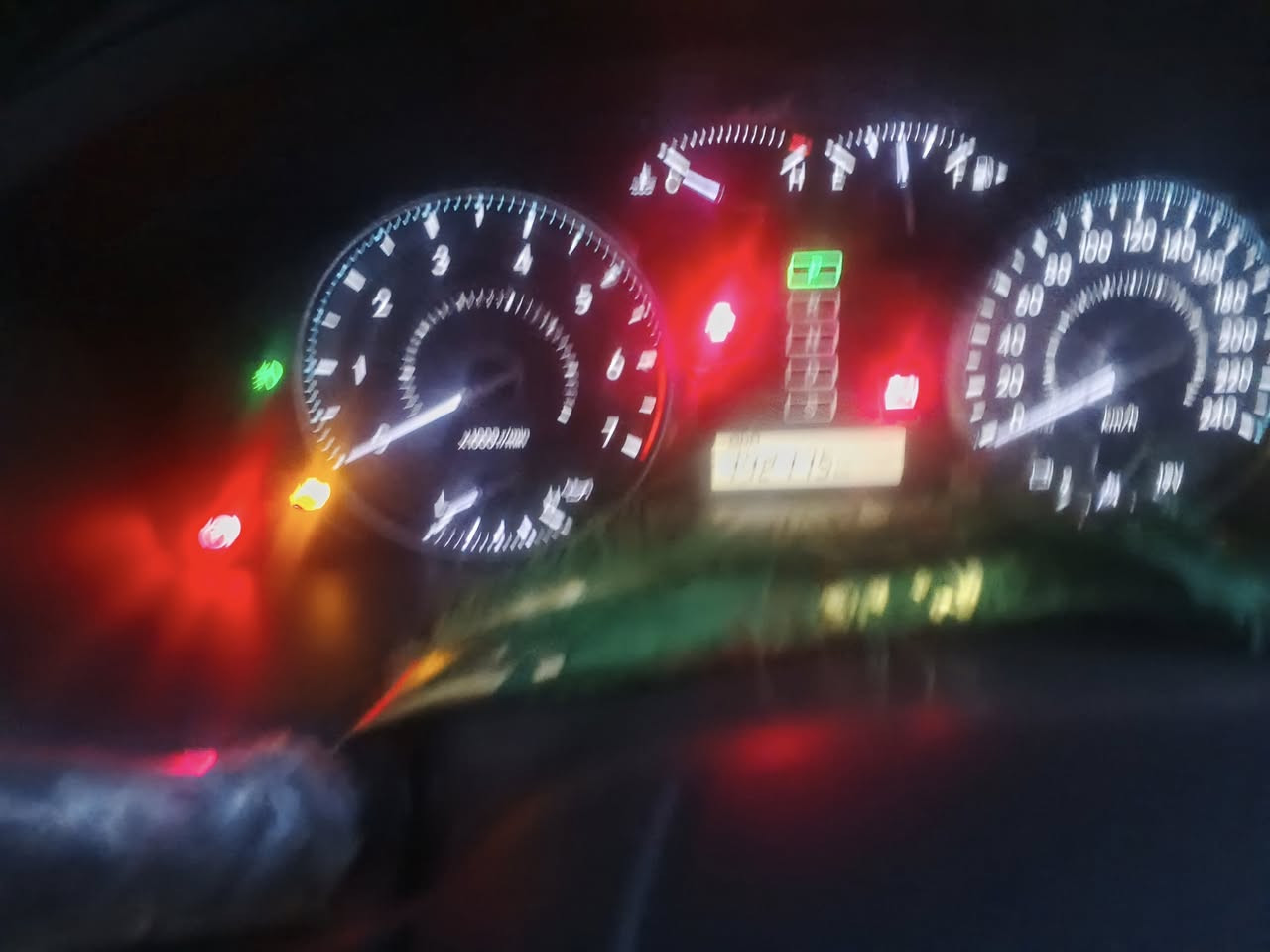 مرحبا السلام عليكم موديل 16 فول مواصفات 
رقم اربيل 
ماشيه 142 
السياره بها قطعتين شاملغ وبنيت 
عنوان بغداد 
بيع
ومراوس حسب قناتي 
***********
