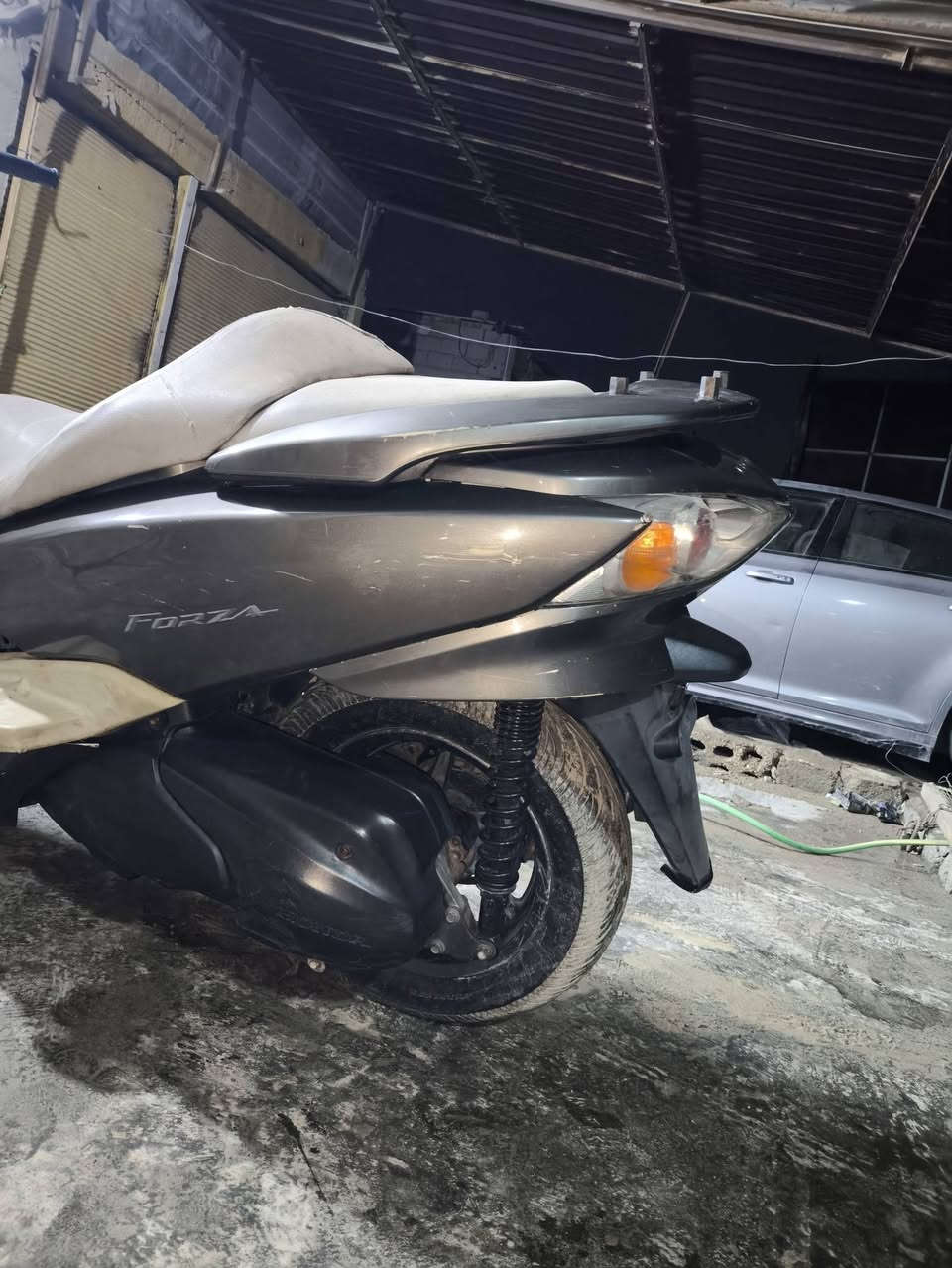 السلام عليكم 0/10 للبيع اسرايليه اصولي بصمه + سويج طوارء  مواصفات معروفه  معدل 150 نقص فقط جالمغ امامي  مكان حله  لتواصل ***********
