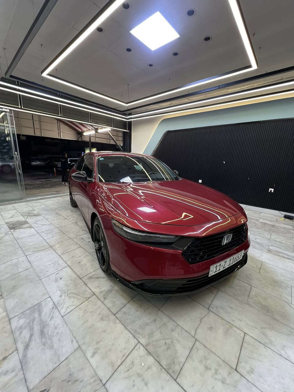 السلام عليكم
هوندا اكودر بسورت موديل 2024 
حادث بنيد مبدل نفس الون اصلي وجاملغ بارد السياره كلشي جديده وخير من الله 
ماشيه 26 الف كيلو 
رقم بغداد بسمي تحويل ثاني يوم 
السعر 210 وبيها مجال
مكان السياره بغداد 
للاستفسار 
***********
