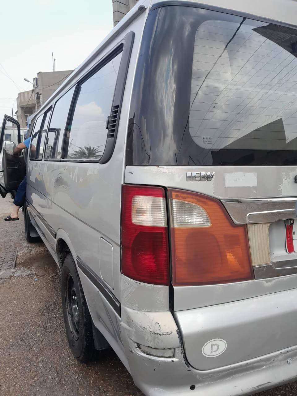 السلام عليكم فتون للبيع 2014 السياره جديده قطرة صبغ مابيه. بيه خياسات قليلة كلش  مكينه ياباني ثري واي اكسل ملكة وكاردن ملكة رقمه ميسان

***********
السيارة كبل تنزل بيه لشارع مابيه اي نقص
السعر 75 وبية مجال
