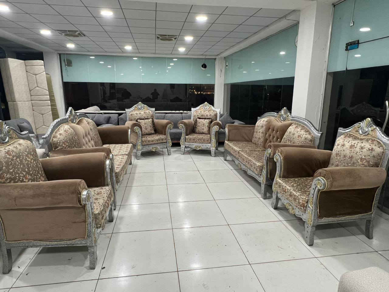 طخم قنبات ملكي10 نفرات  مستعمل كلش نضيف سعر   350 الف العنوان دهوك زركا استفسار برقم ***********واتساب
