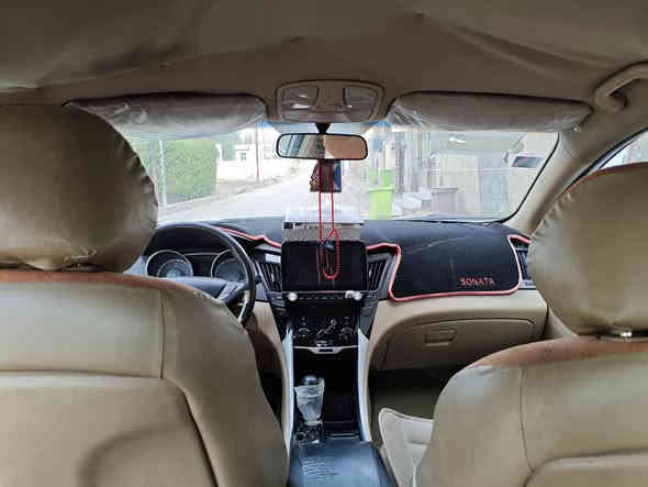 السلام عليكم
سياره سوناتا للبيع موديل 2010خليجي مضلع محرك 2400 ومواصفات عاديه وبيها شاشه 
وسونارها موجود 
السعر 115 وبيها مجال بسيط 
للتواصل ***********
