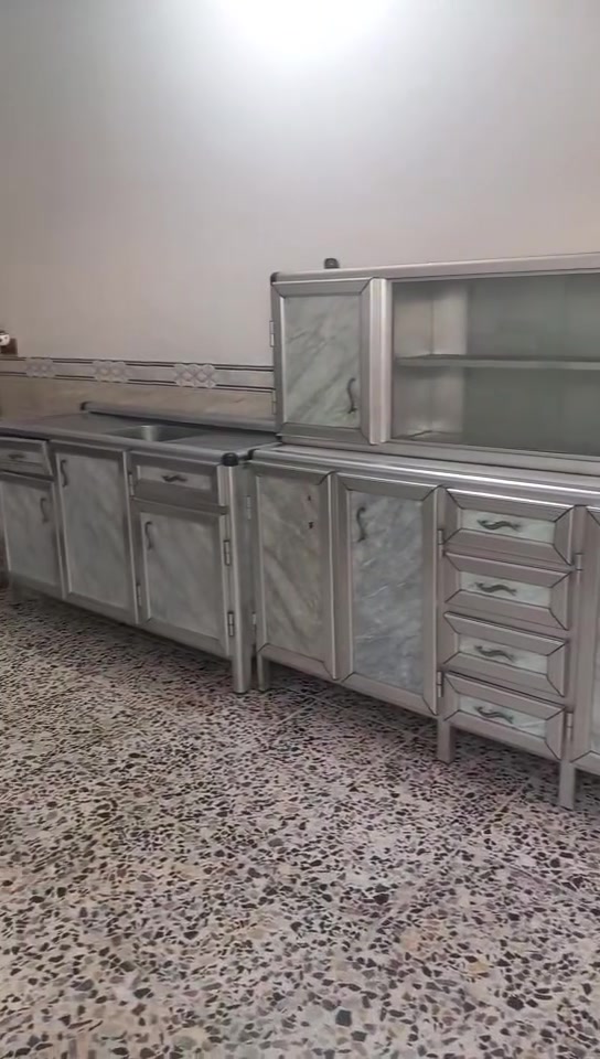 سلام عليكم متاح كاونتر ٢٠٠ او قفص ١٥٠ عنوان حي بتول  ***********
