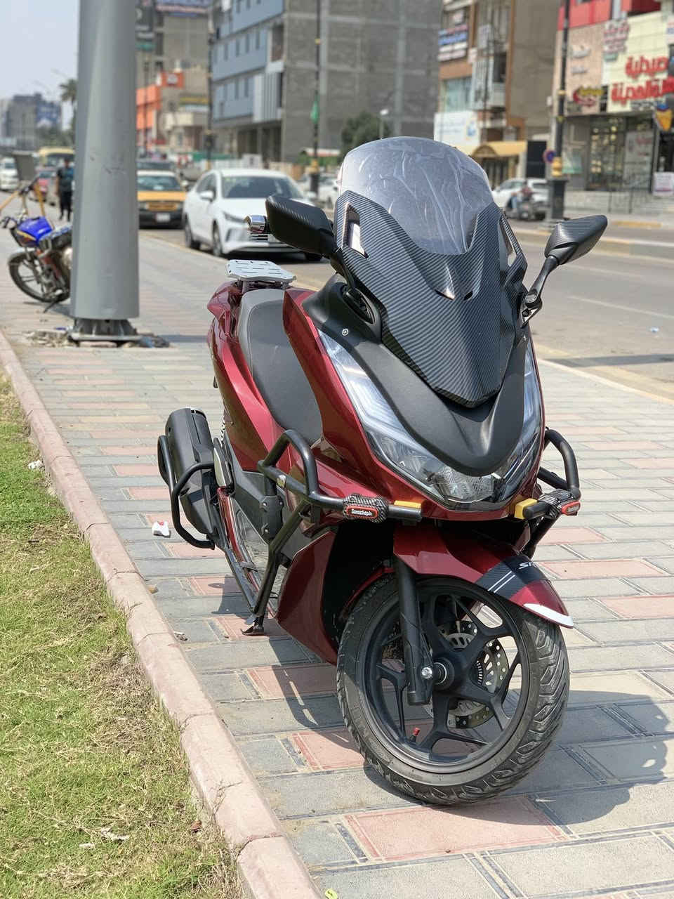 السلام عليكم
Pcx جيل رابع 
مديل ٢٢ ياباني لون ماروني  دبل بصمه ممشاهه ١٣ بحاله الوكاله 
مزوده درع امامي وصالنصه و وجهه عليهه بعض الاضافات  جيبي اس كفرات للبصمات مكفوله من كلشي نازله من بيت طارش ب ٣٥ 
بيهه ملاحضه بسيطه بلكفر من اليسره 
سعرهه ((31)) قابل للتفاوض مكفوله من كلشي تاخذهه من البيت اني ماطلع بيهه ابو اسواق كل اسبوع اطلع بيهه مره  شراي خابر ***********
