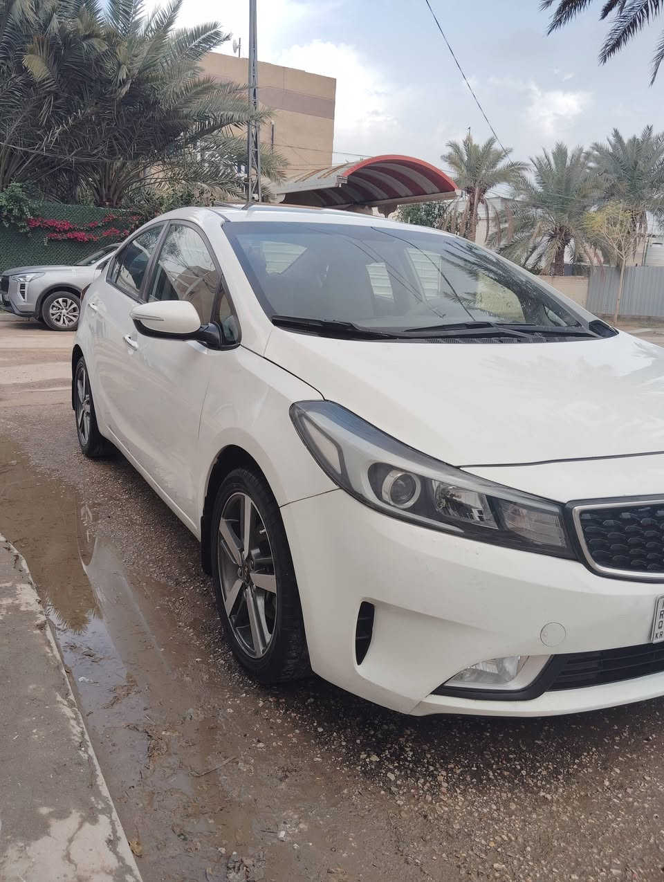 كيا سيراتو خليجي موديل 2017 رقم اربيل انكليزي الجديد تريد وكاله تريد تحويل مضمون 100٪ السياره بيها باب السائق صيغ وبيها بارد مكانين صغار وبيها كم رصعة حالوب مو قويات جاهزه السياره من گير محرك تبريد تدفئه شغال جيد حداديه جيده ماعايزه كلشي وعلى آلفحص  السياره فول عدا البصمه

محرك 2000شرط لا مفتوح ولا بخار 💢 تحكمات صوبين💢
فتحة سقف💢 حساس خلفي وشاشه 💢  
السعر المطلوب ((  138  $ )) بيها مجال للاستفسار الاتصال على الرقم ***********
 مكاني نجف دور الهنديه- ( ترهم مراوس حسب القناعه)
