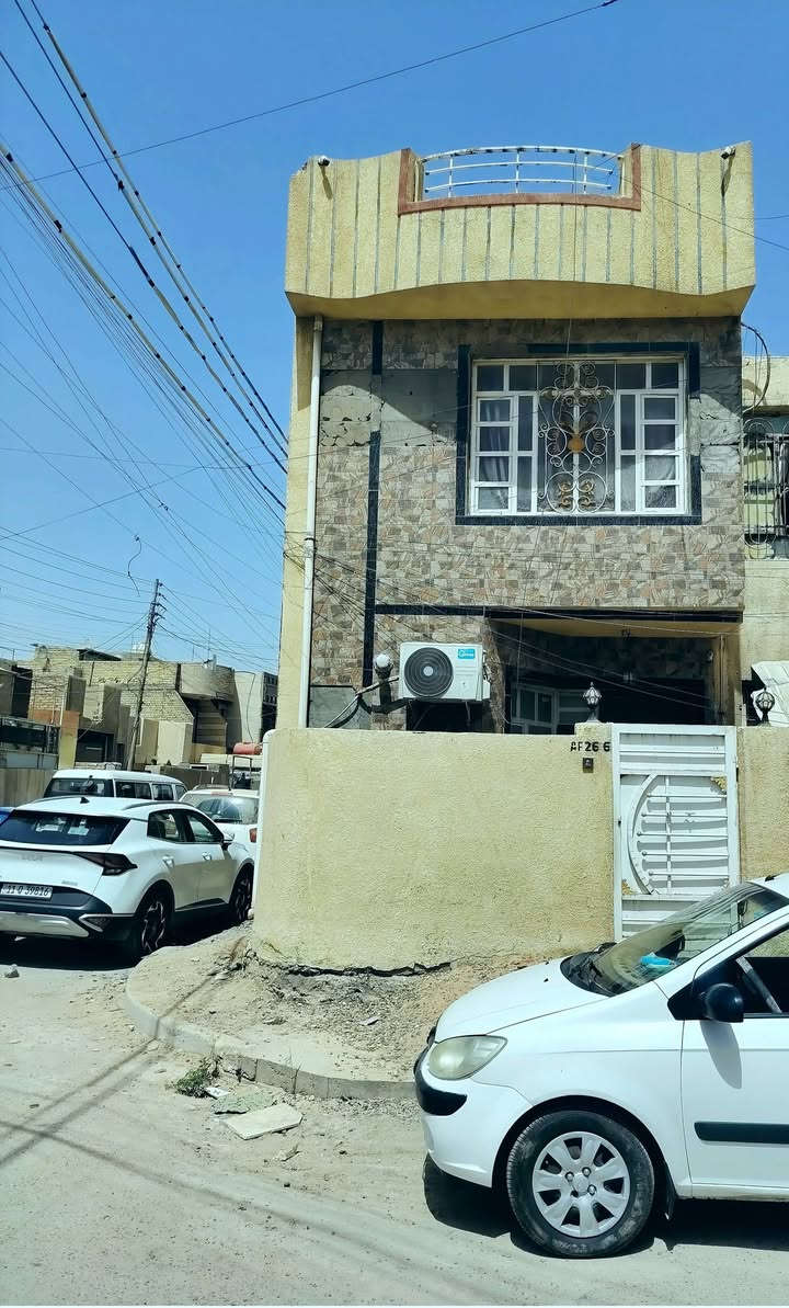 السلام عليكم ورحمة الله وبركاته
بيت للبيع في الشرطة الخامسة ٤٥م ركن قرب مدرسة القادستين ( الافلاذ) شارع هادئ وجوارين راقين
بناء حديث
طابو صرف
بيت ركن مدخلين على شارعين
واجه ٤.٥م ونزال ١٠م 
غرفتين نوم
حمام غربي
عالي عن الشارع
بيت جهاز للسكن

للتواصل
***********

