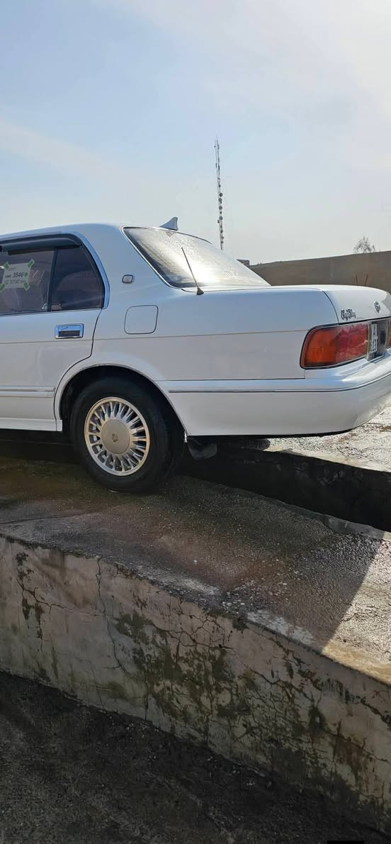 السلام عليكم ارنب للبيع السياره مشرحا من الداخل مقدار صبعين فقط السياره بدون صبق او ضربه كير محرك صدر كلها شرط اكسل ثلاث طقع تريشتين المرقوبه تحويل ثاني يوم السعر 58 وبيها مجال يرهم مراوس انتره سوناته جارجر  ***********/***********
