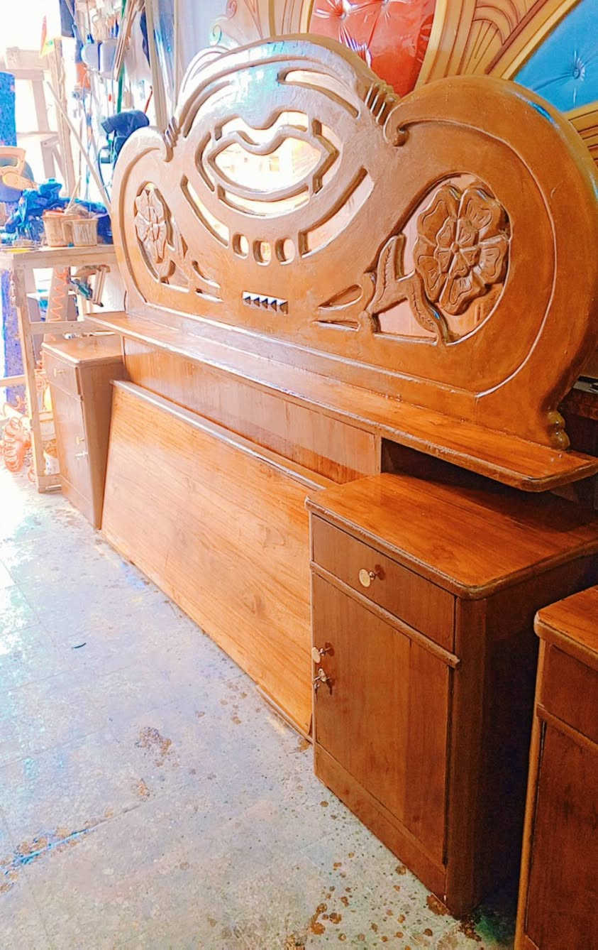 سلام عليكم  غرفه 5 ابواب صاج تزكام درجى اولى نضافته 95 بلميه للبيع او المراوس سعره 550 العنوان النجف شارع المدينه للاستفسار اتصل
***********
