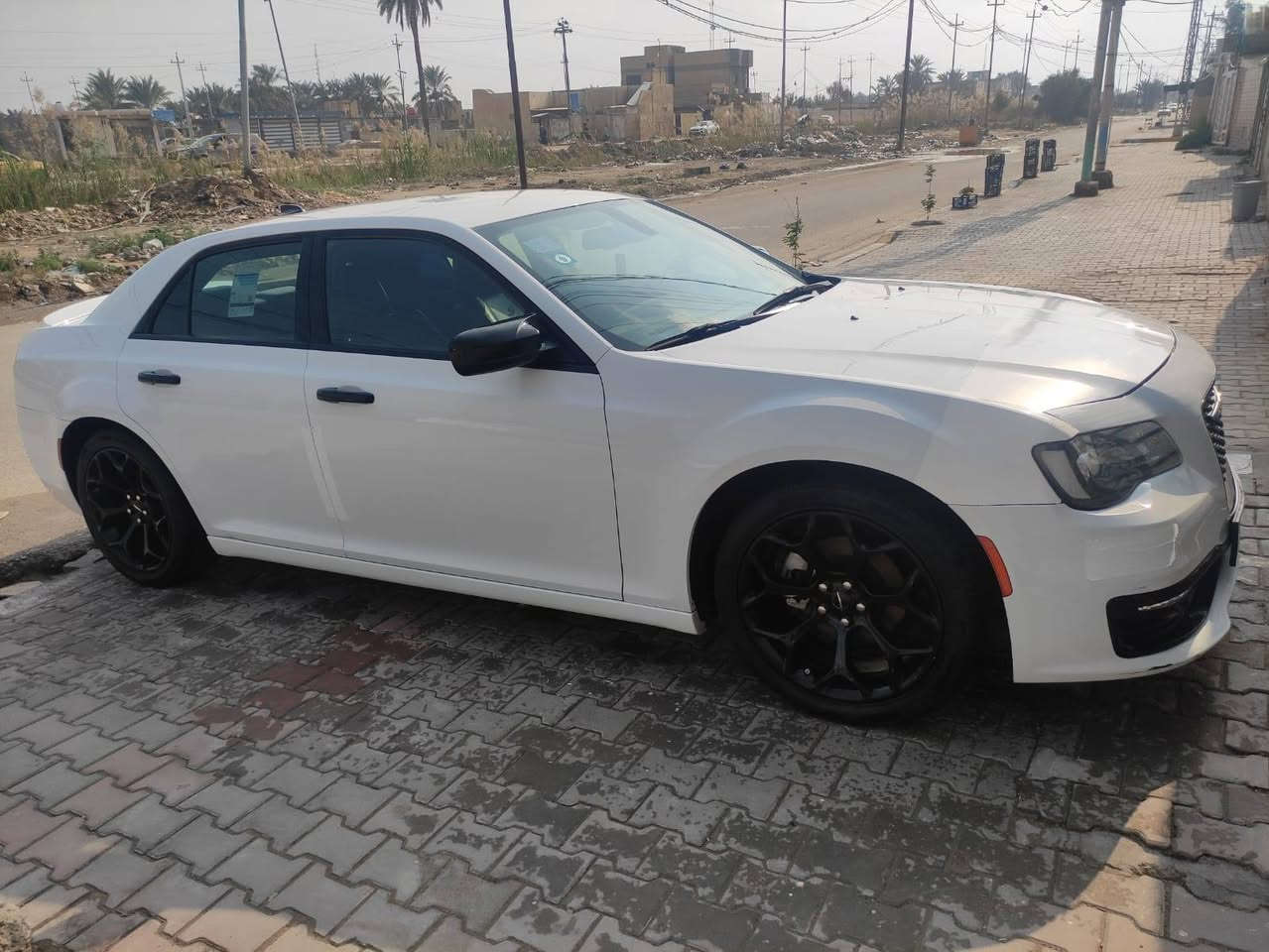 السلام عليكم أوباما موديل 2018 فئه 300S رقم بغداد انكليزي مميز هزه وسنويه جديده إلى 2031 السياره فول مواصفات عدا الفتحه تبريد ثلج كير ومكينه V6 مكفولات  ***********
