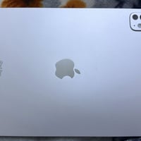 ايباد برو 11 معالج m4 بطارية 🔋 94 عدد دورات الشحن 171 ذاكرة 256 كامل ك...