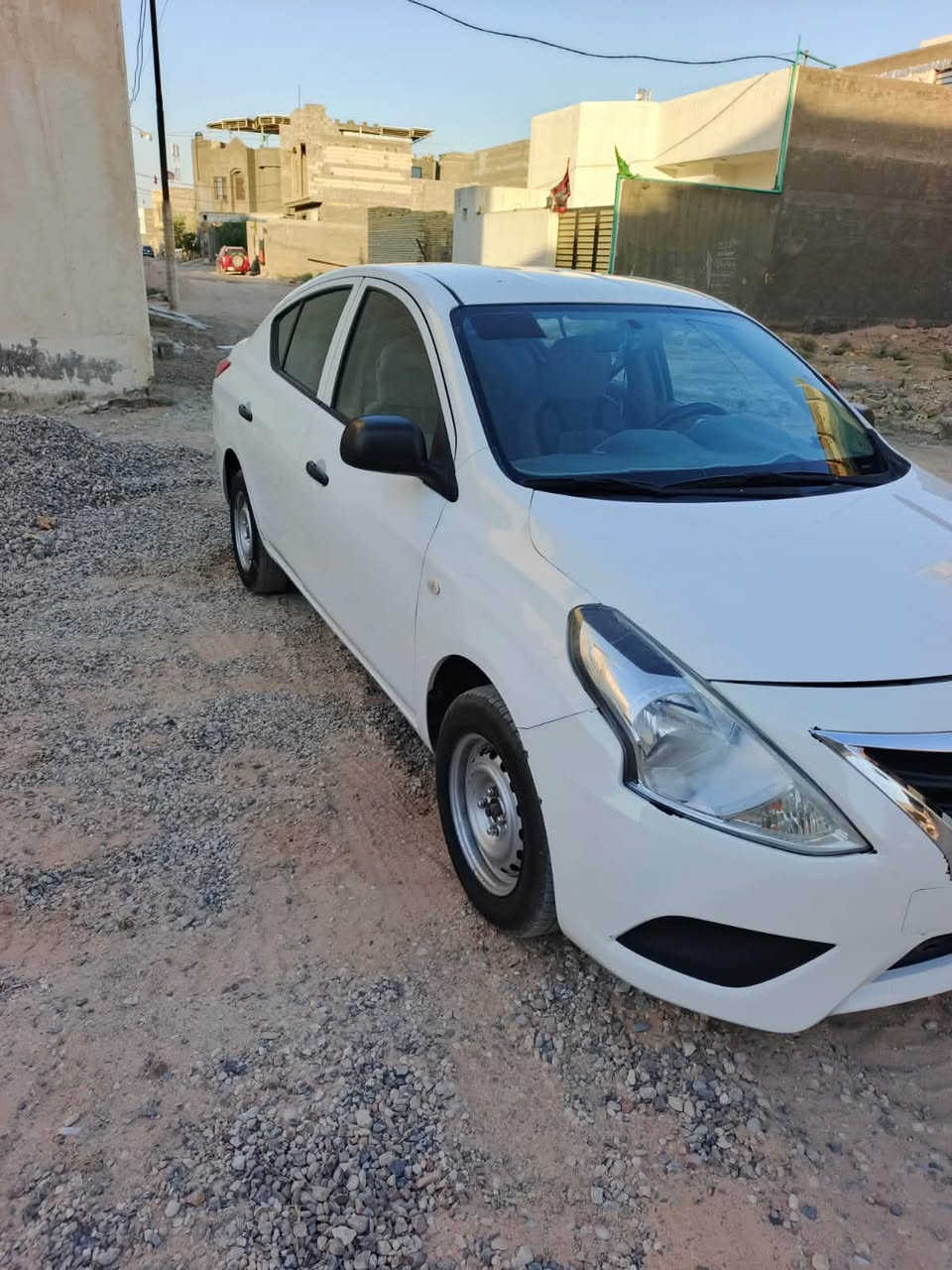 سلام عليكم شباب نيسان سني  2020سياره جاهزه رقم بصره إقصاد بعد 5اشهر وصير حره مكينه كير. حداديه خير منه الله تبريد سياره بيه ضربه وره وبيا طخات تجي وشوف شوف العين سعر 85 مكاني بصره ***********
