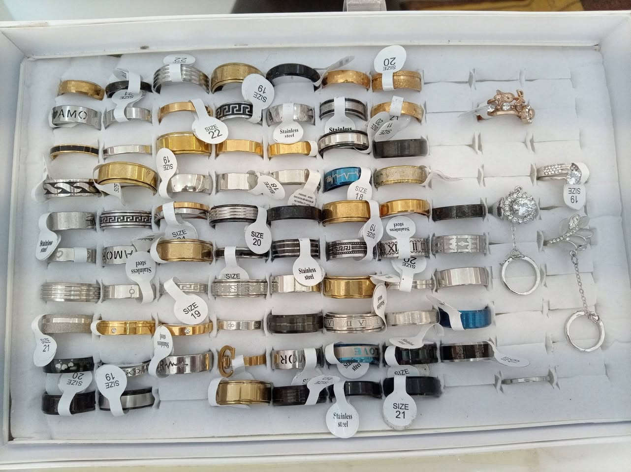 كوزمتك الجوهره كلشي متوفر عدنه زورونه ودللو 

 الاستفسار على هذا رقم ***********
