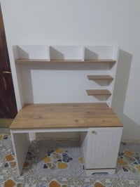 ميز للبيع سعره ٧٥  الاتصال على الرقم ٠٧٨٣٢٦٨٤٧٦٧