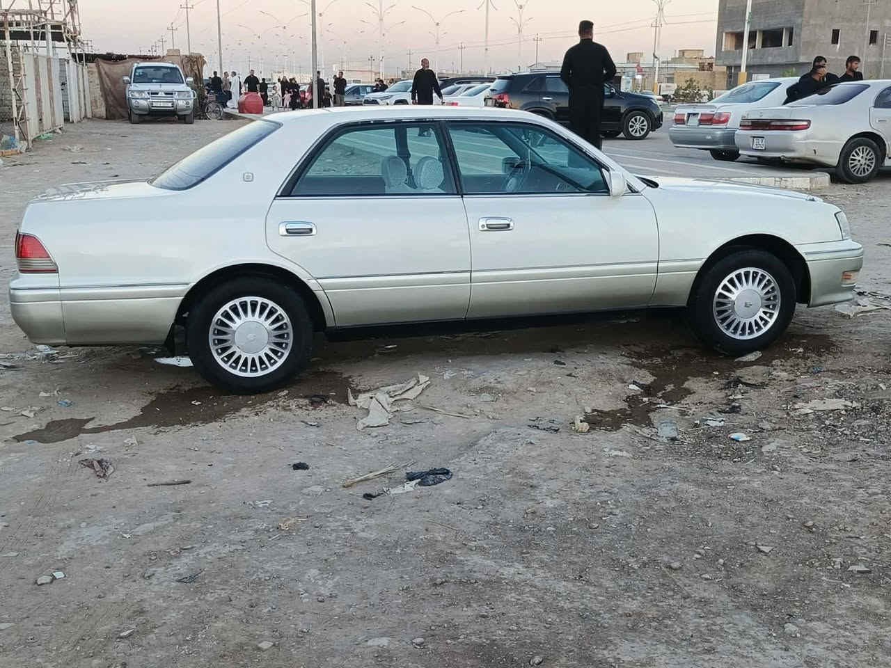 السلام عليكم سيارة رأس الثور للبيع مكفوله كفاله عامة مكينة 3000 طخم تاير حدادية كهرباىيات شغاله السعر 98 مكان ذي قار رقم الهاتف ***********
