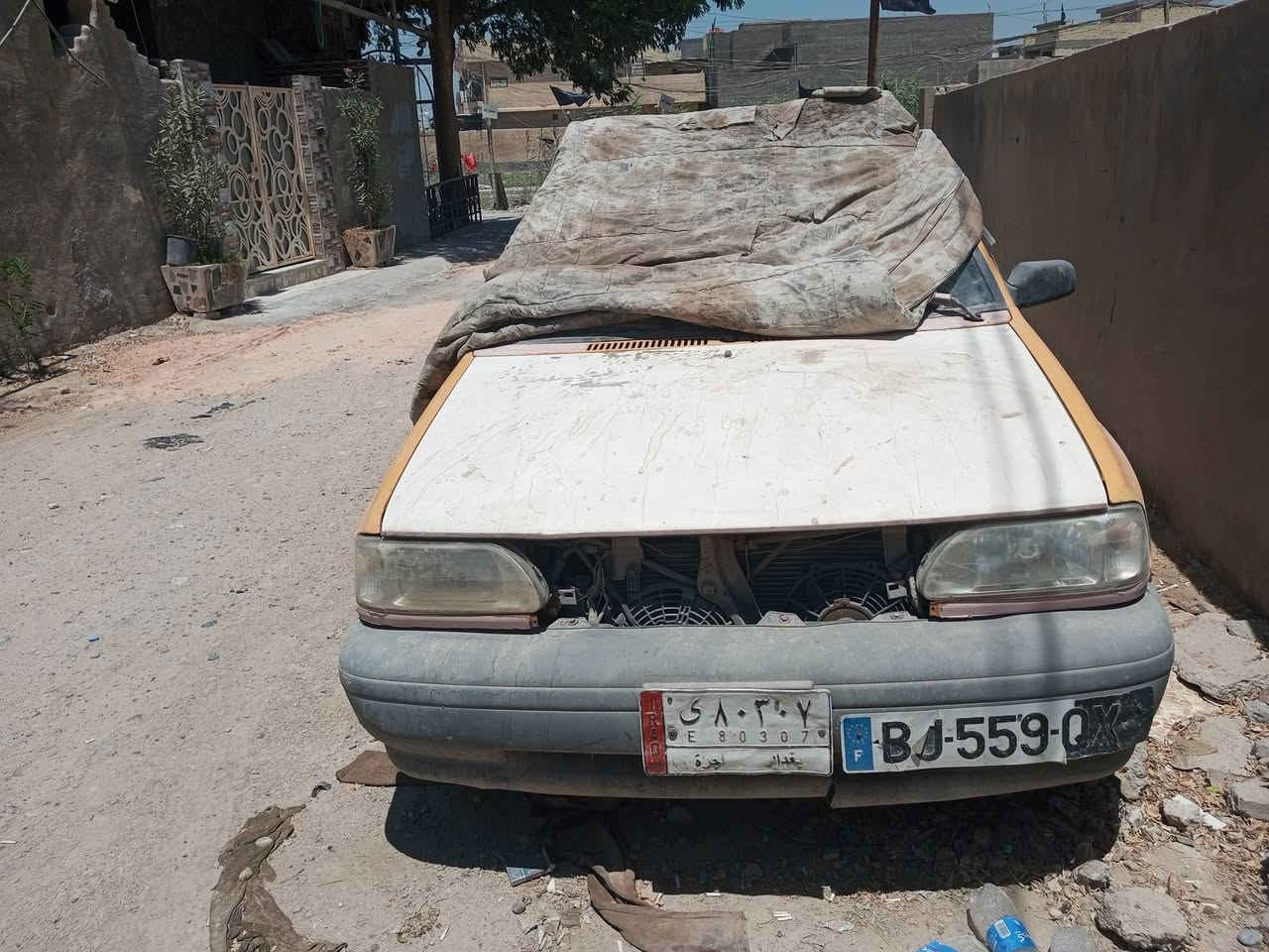 سايبه للبيع كير ومكينه جدد بيه خربطه شوي مال ترك عليه هيه مادافع مادري شكد عل مشتري وسنويه ضايعه راعيه يريد تحويل ليشتري يحوله لازم موديل ٢٠١٣ السعر ١٣ ورقه 
المكان المحمودية ***********
***********
