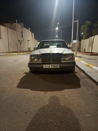 للبيع مارسيدس دب 300E وارد يابان محرك كير 300 موديل 1990 تبريد ثلج غرف...
