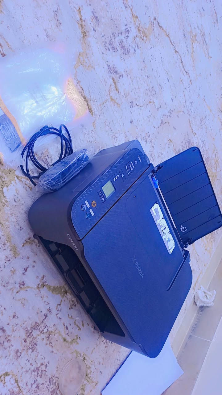 طابعة جديدة للبيع غير مستخدمة قيم وخذهة


**إذا كنت صاحب هذا الإعلان وتريد حذفه لأي سبب، رجاءا أرسل رسالة إلى الدعم الفني**