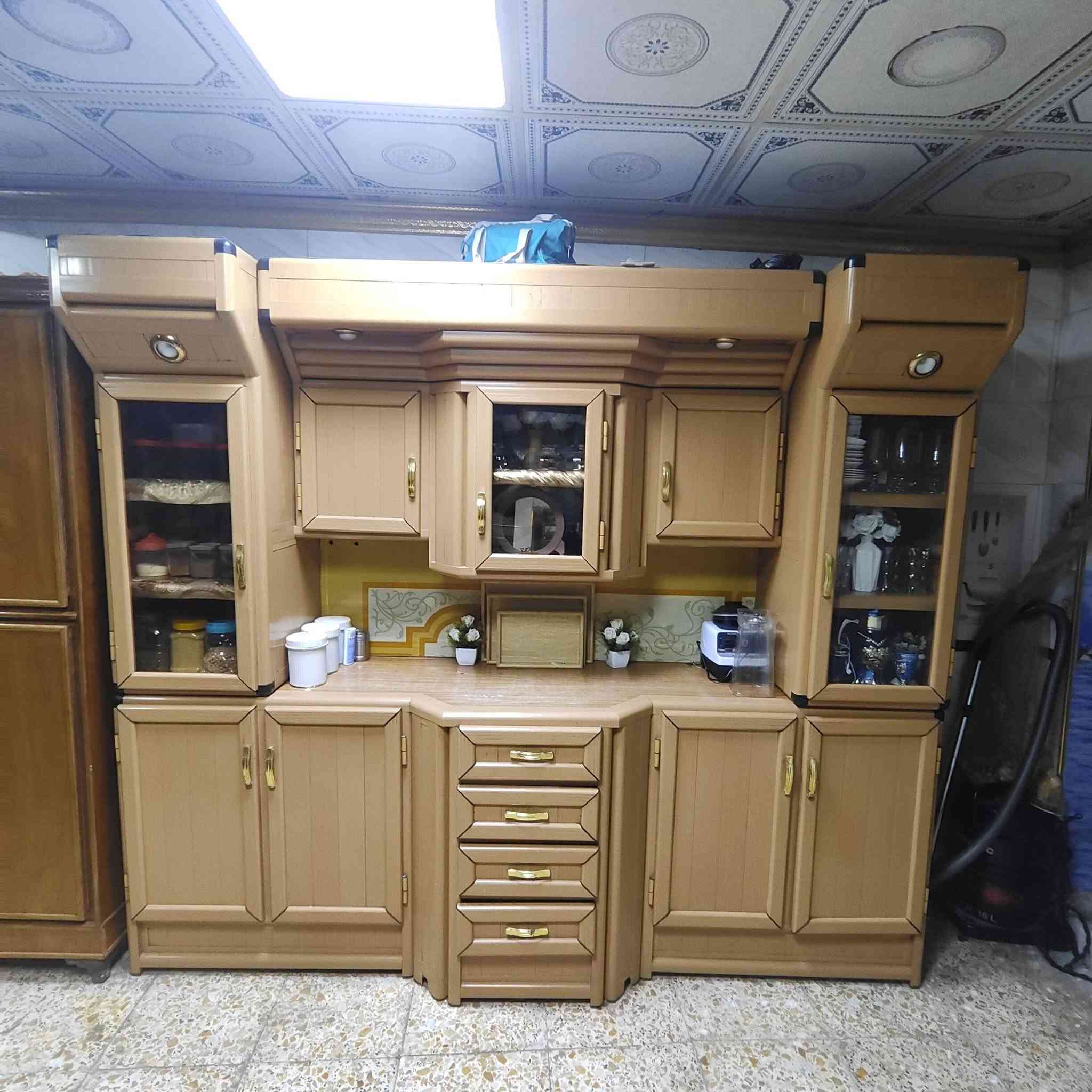 سلام عليكم كاونتر لبيع نضيف لنضافه 90من ميه لعنوان بغداد بياع شقق حي لسلام لسعر(400) و رقم *********** لشراي يتصل و بي خير و يدلل ❤
