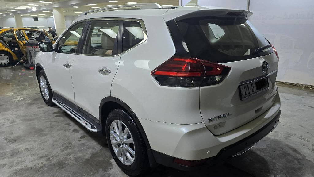 نیسان ئێکس تڕێڵ مۆدیل 2020 زۆرجوانە هی ماڵە
سەنەوی تازەیە
گێڕومەکینە بەشەرت
تەحویل وغرامە بەشەرت
بێ بۆیاخە وبێ ساردە
شوێن کەلار*********** كالار, السليمانية
