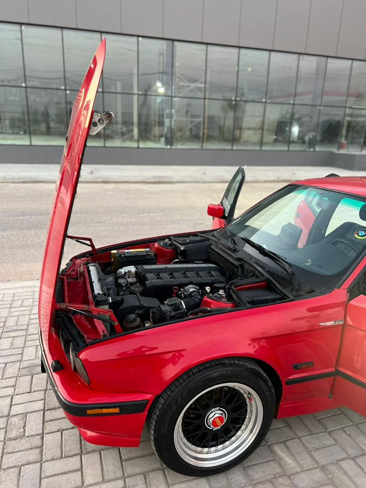 سلام عليكم .بيم حجم 525 
للبيع  اللون احمر اصل 
سياره بلاديه كلها 
مكينه فانوس 6مسكر كير عادي 
مديل 1990 اصل 
سياره مكفوله كفاله عامه بس مصبوغه احزام جماليه 
كشنات كهرباء جلد 
حداديه كفاله تخم تاير جديد 
تبريد ثلج 🧊 
سياره احلا من الصور ماناقصه برغي 
شاشه عارض دمامات 
هاتف شركه 
رقم السليمانية دولي تحويل ثاني يومً
سنويه لل 2029
السعر 71 وبيه مجال 
العنوان دوانيه قضاء غماس 
متواجد فقط عل رقم الهاتف ***********
