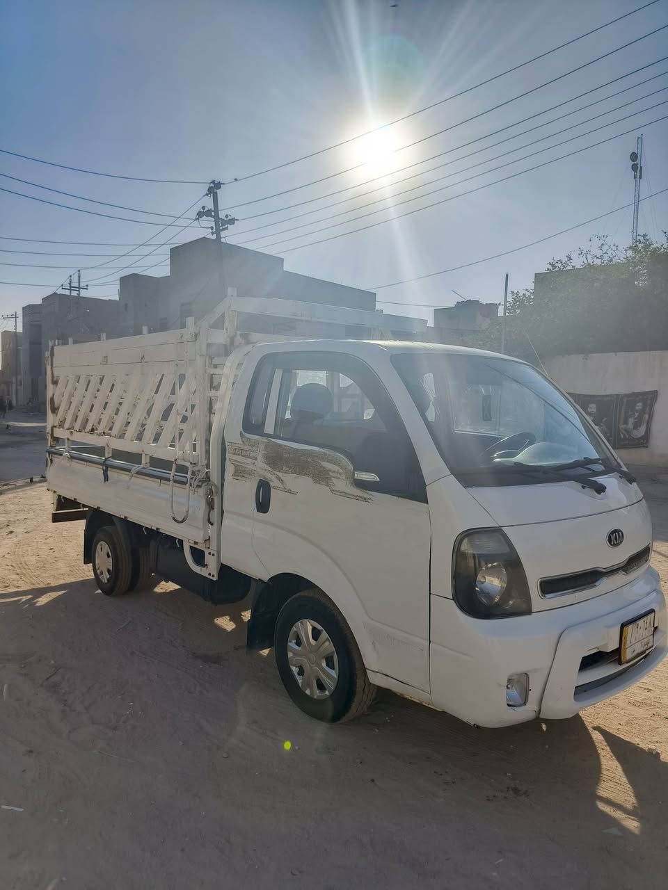 السلام عليكم كيا حمل مفتوح للبيع السعر 95 مكينه وكير كفاله سيارة مكفوله من ضربه وصبغ حداده كرتون تواير جدد سيارة جاهزه مكان البصره رقم بصره تحويل ثاني يوم***********
