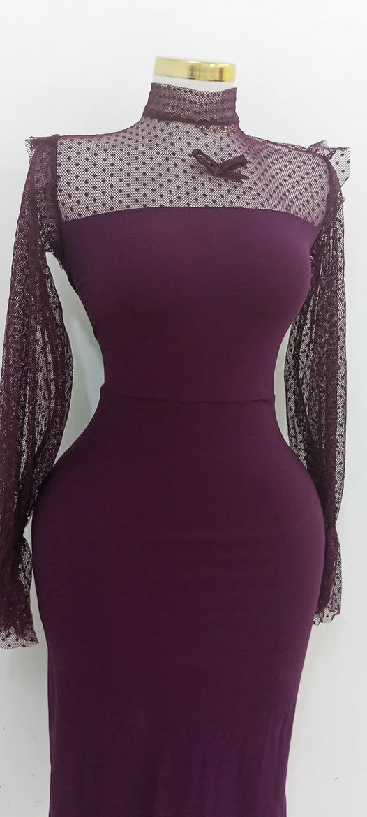 فستان عنابـي طافي الردن تكون بف السعر ٢٥ يلبس ٣٨-٤٠ للحجز واتساب ***********♥️
