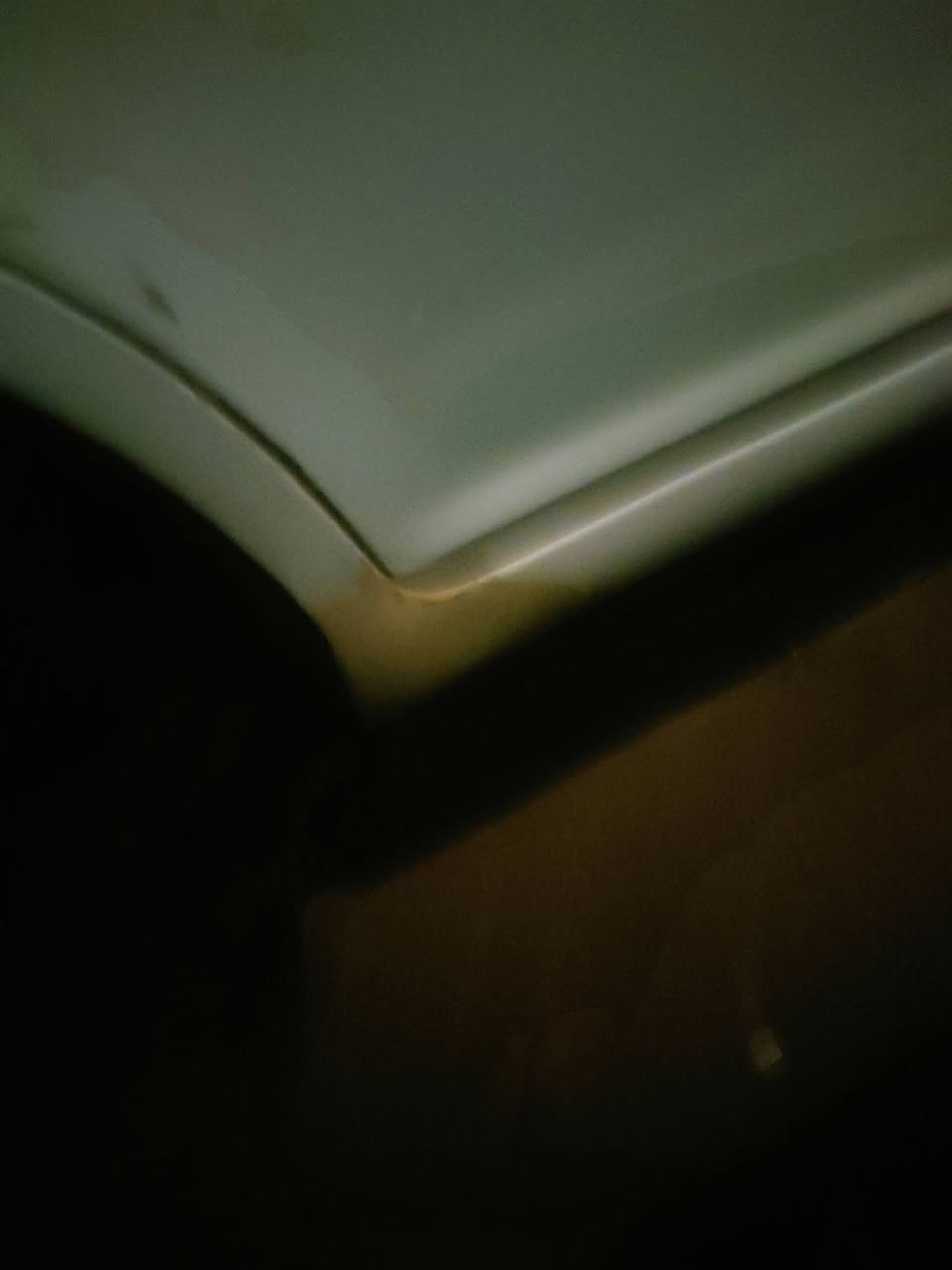 اكسنت مقدس خليجي 2011محرك وكير مابيهن شي تبديل جاملغ امامي جهت السايق وشخط بالباب الخلفي ورصعه بالباب الخلفي الثاني مثل مابين بالصور عارضها 90 وبيها مجال بسيط***********
