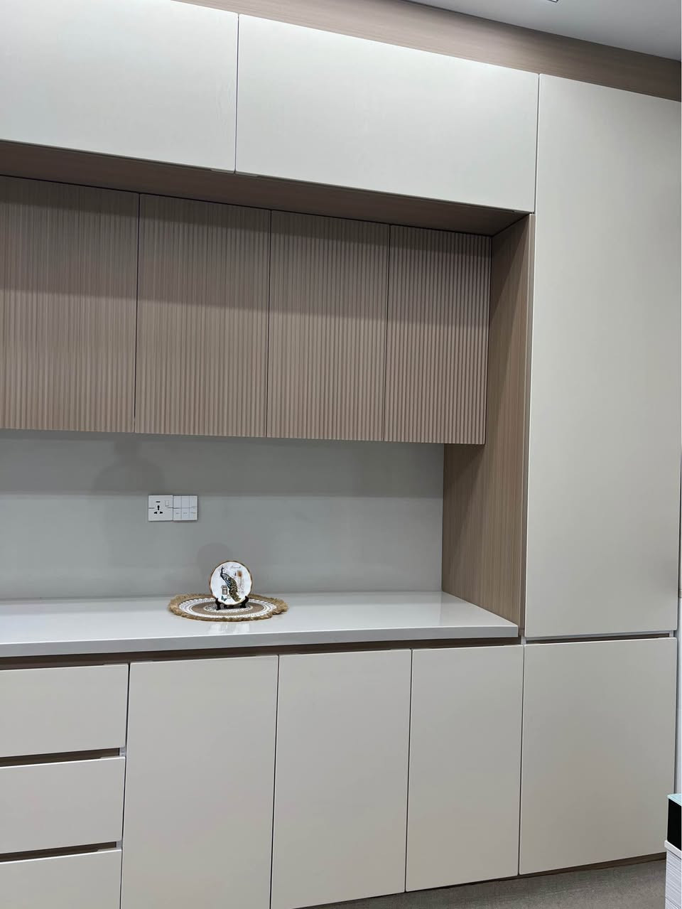 که وه ته ري دار ،دريژي 4.45 مه تره
بؤ زانياري په يوه ندي به و ژماره موبايل بكه ن
……((***********))……. أربيل, العراق
