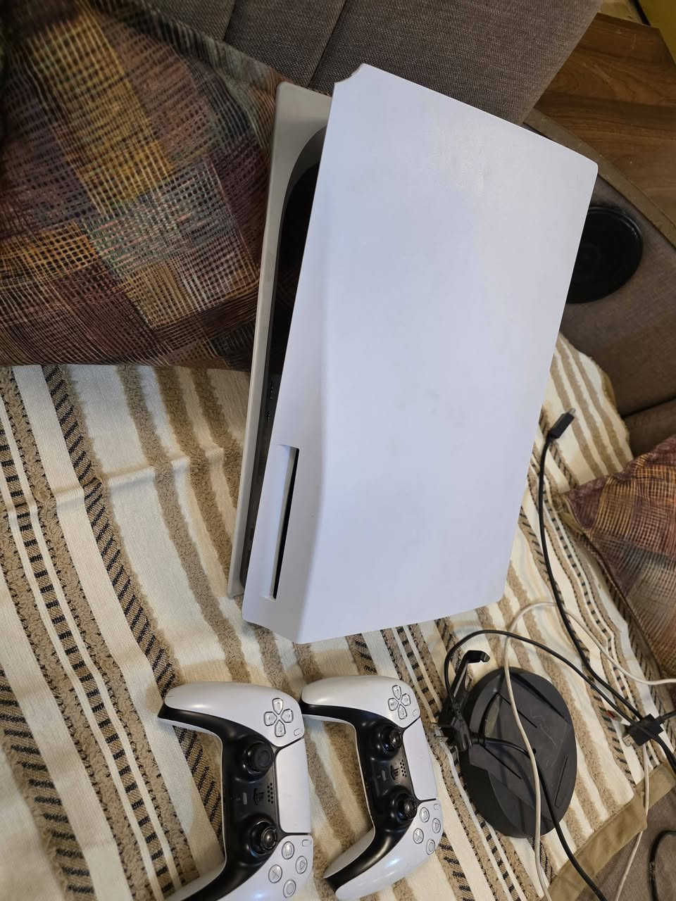 السلام عليكم
بلي فايف فات محدث اخر اصدار
 مع الجوستك الاجه وياه و كارتونته واغراضه كامله 
و جوستك بلي ٥ اصلي اضافي
و سماعه هايبر كلاود ٢ الواير الخاصه بلكيمنك بدون كارتون نظيفه ميه بلميه مع الادابتر اللي بيه تحكماتها كامله الميعرفها يبحث عنها
السعر المطلوب ٦٢٥الف 

وشكرا واعتذر عن الاطاله 

راسلني خاص

مكاني بغداد واليريد يجي يجيكه وياخذه اهلا وسهلا واذا توصيل هم متوفر


**إذا كنت صاحب هذا الإعلان وتريد حذفه لأي سبب، رجاءا أرسل رسالة إلى الدعم الفني**