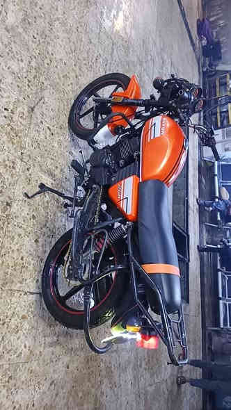 اقرا منشور عدل وخابرني رحمه والديك 
‏سلام عليكم  دراجه  ديوان نفخ وكيل البغدادي موديل 21 طالعه ب 22   اوراق
‏ اصوليه وصل معرض موجود  كامله 
‏ احله من صور  مكينه  مكفوله جيب  فيتر و افحص 
‏كهربائيات كلهه شغاله  100   
‏  نضافه كدامك شرط انضف من صور دراجه كامله ماذب عليهه الف دينار معروضه  1150 بيهه مجال بسيط للشراي ***********  بي وتساب  شراي يخابر   مكاني كربلاء كربلاء
