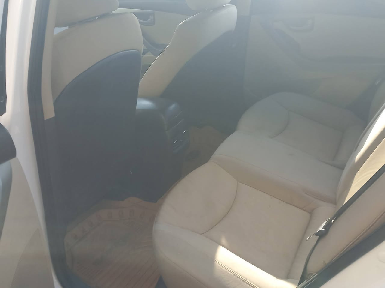 النترة موديل ٢٠١٥ تحويل مباشر سنويةلغاية ٢٠٢٦ محرك كير حدادية تبريد تخم داير ويل كب كروم تبريد وضع الشركة خلفي أمامي مري شفط السونار مرفق مع الصور السيارة بلكوت السعر ١٢٥ بيهه مجال بسيط رقم الموبايل ***********
