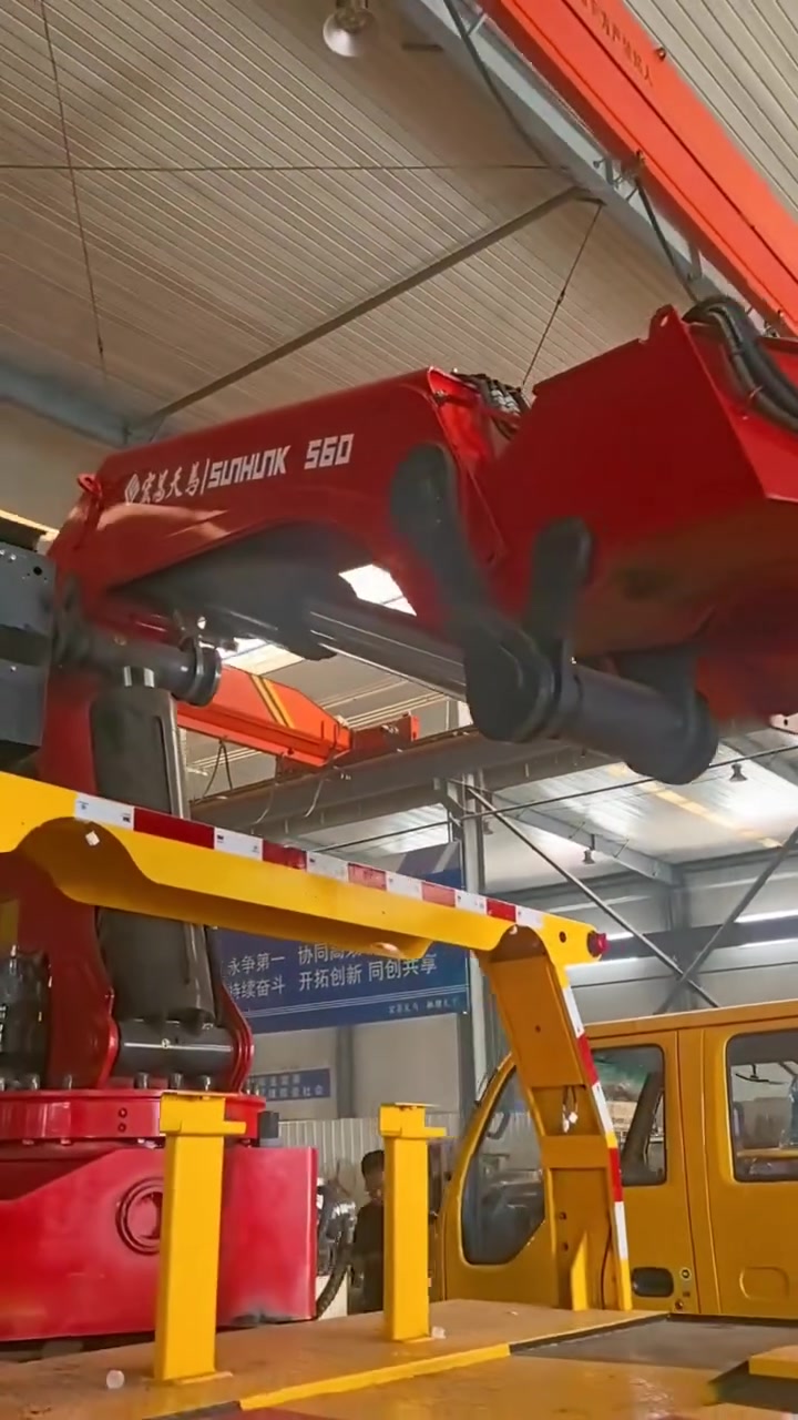#truck #crane


**إذا كنت صاحب هذا الإعلان وتريد حذفه لأي سبب، رجاءا أرسل رسالة إلى الدعم الفني**