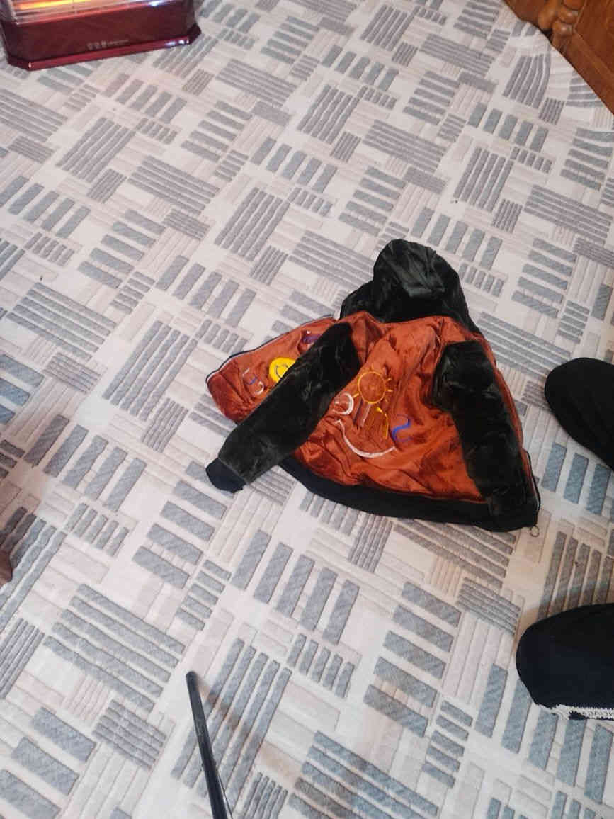 سلام عليكم تم فتح ملابس اوربيه وكوتات نسائيه واطفال لاستفسار ع رقم *********** العنوان رفاعي حي العمال بيت ابو انور المختار
