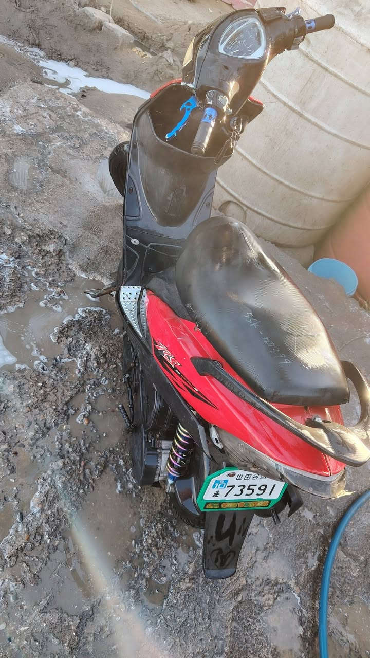 سلام عليكم  يولد ماكس عدلة للبيع او مراوس شعندك نزل بل تعليقات فول مواصفات مكينة جديدة  شلعة ومعدل دراجة نضيفة   مكاني كربلاء شارع البوبيات قريب مكتب اليساري التواصل خاص***********
