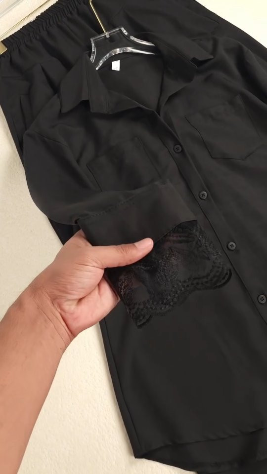 Aram Brand ✨️
سوت جاكيت ردن كيبور معه كيلوت مريح وعملي 
طول الجاكيت 75 SM 
طول الكيلوت 105 SM 
سواد فاحم شرط الفحص
متوفر توصيل 
***********
