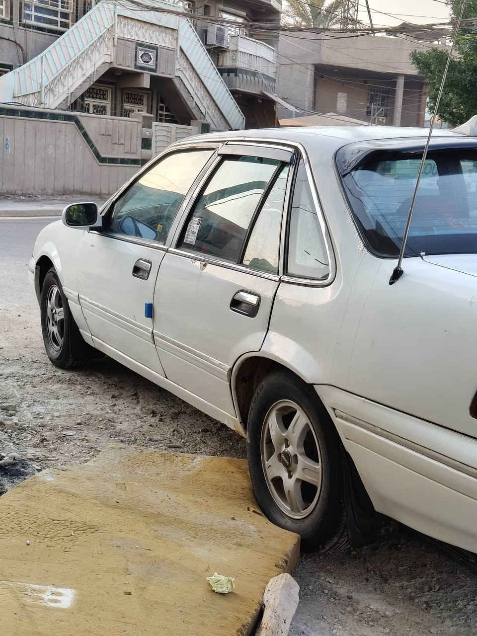 من رخصة الادمن سلام عليكم برنس فراشة للبيع موديل 1996 سياره رقم بغداد الانكليزي الجديد تحويل ثاني يوم سياره كير مكينه حداديه كهربائيات خير من الله مابيها نقص سياره حلوه السعر 38 وبيها مجال حك الجية مكاني بغداد الدورة رقم الهاتف ***********
