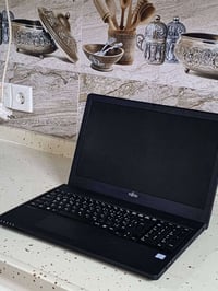 Fujitsu LIFEBOOK A357 • i3-6006U • 8GB RAM
