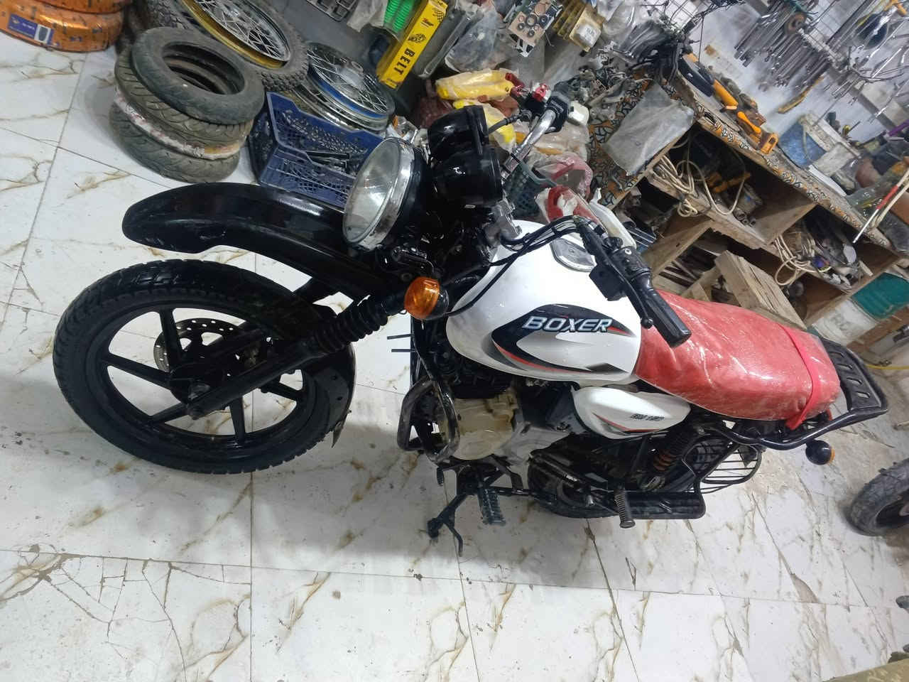 السلام عليكم من رخصه ادمن الكروب
بوكسر موديل 220 مفتوحه ولفات دراجه كامله وحلوه استنساخ أوراقها ..السعر 650الف .. الكوفه 

***********
