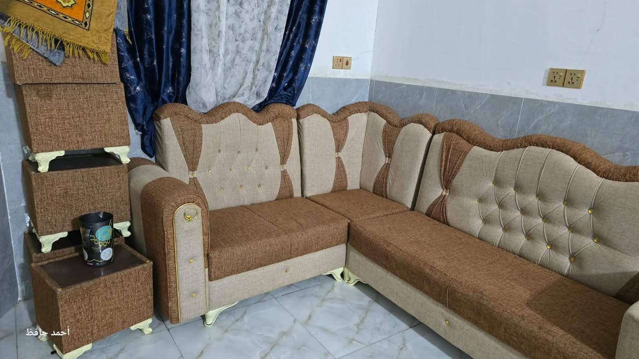 سلام عليكم
غنفات تفصال 15 متر وياه 7 طبلات وربع تكيات 
مكاني ناصريه حي لفداه سعر 750 بي مجال قليل 
***********
