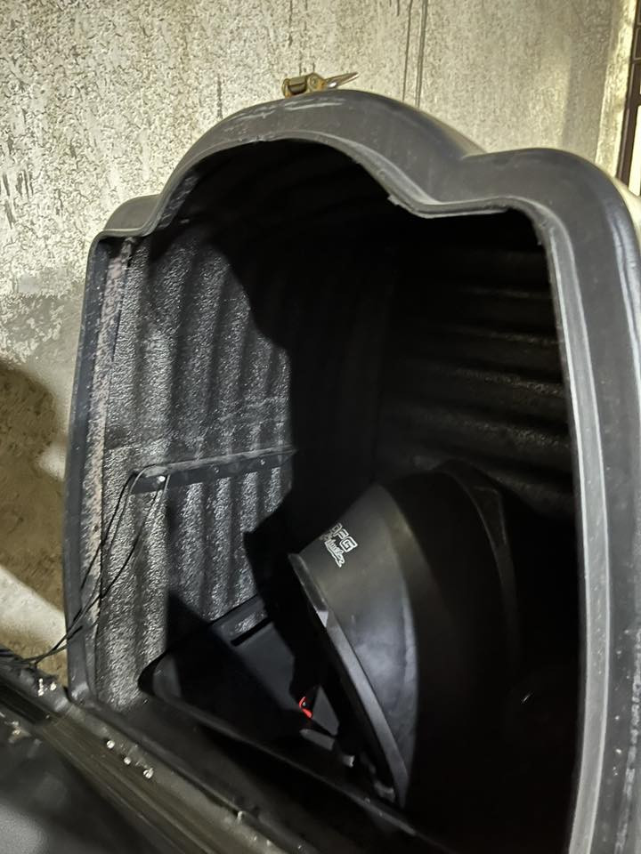 السلام عليكم صندوق توصيل كلش نضيف مستخدم اسبوعين فقط ، وكامل مكمل صينيه داخليه طابقين وبراغي وسبرنگ كامل ومفاتيح ويا مال قفل والقراصه مالته مال قفل شغاله جديد 100‎%‎ اريد ابيعه
قيم باليرضي الله 
ملاحظة: عندي مطريه كذلك نضيفة ملبوسه فقط مره وحده وفول نوعية جداً ممتازه ومتعبر اي مي نهائيا ممتازه جداً قيموا
المكان الحريه
*********** واتساب فقط
